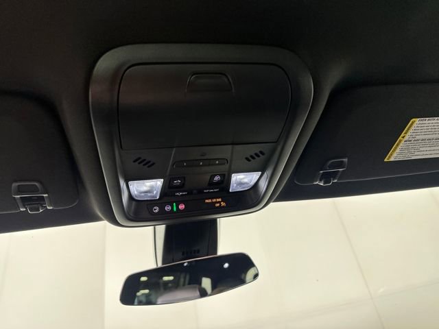 Used 2024 Cadillac XT6 Luxury image 24