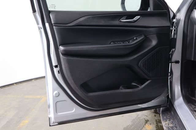 Used 2023 Jeep Grand Cherokee L Laredo AWD/4WD image 20