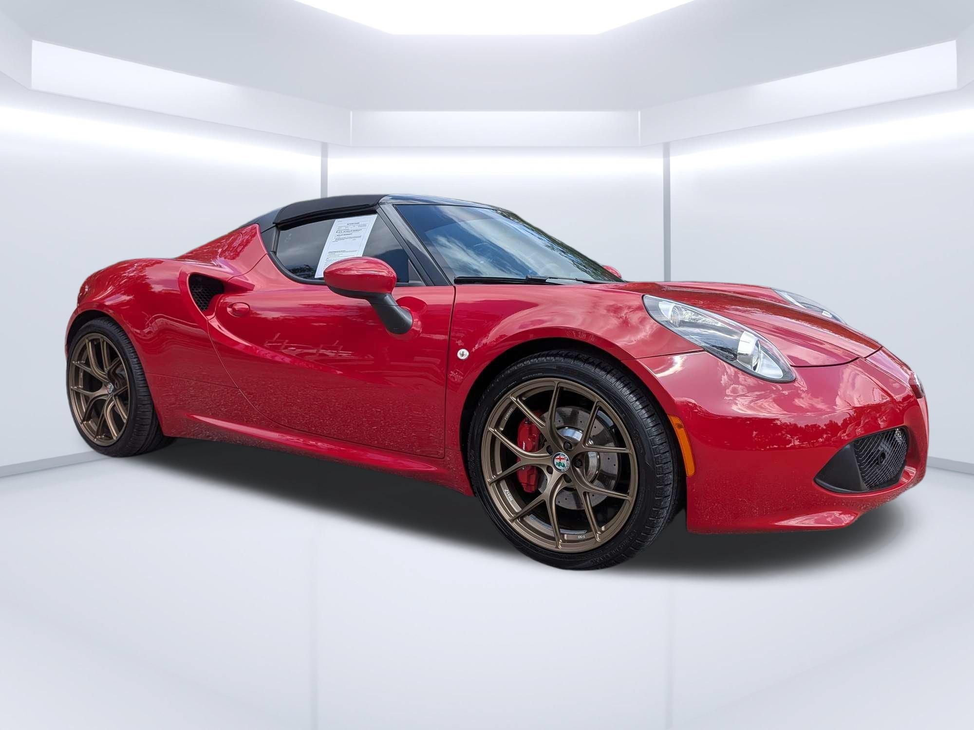 Used 2018 Alfa Romeo 4C Spider RWD image 1