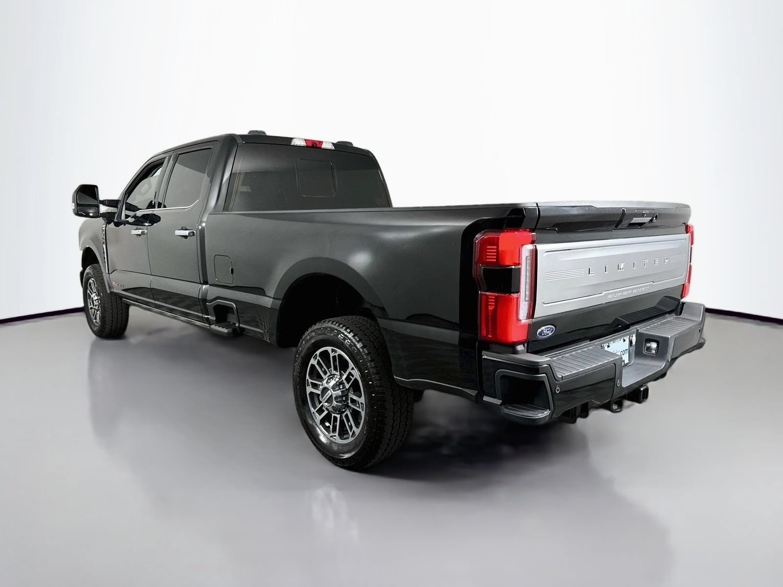 Used 2023 Ford F350 Limited w/ FX4 Off-Road Package AWD/4WD image 6