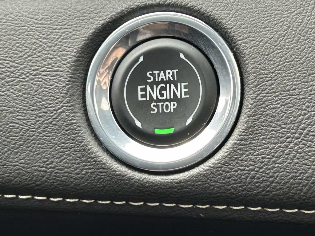 Used 2023 Cadillac Escalade Sport AWD/4WD image 30
