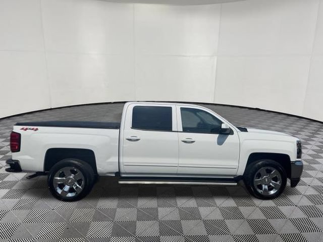Used 2018 Chevrolet Silverado 1500 LT w/ LT Eassist Package AWD/4WD image 4