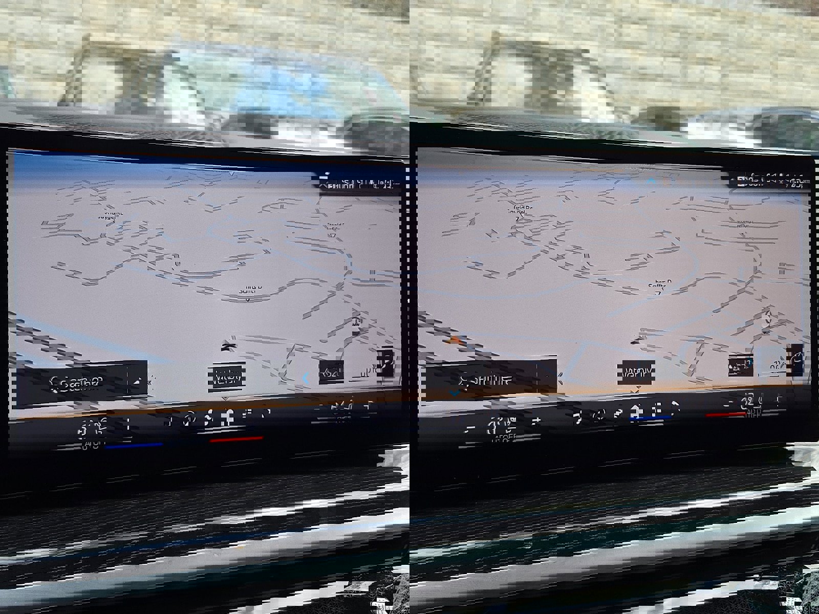 Used 2026 BMW X7 xDrive40i w/ M Sport Package AWD/4WD image 19