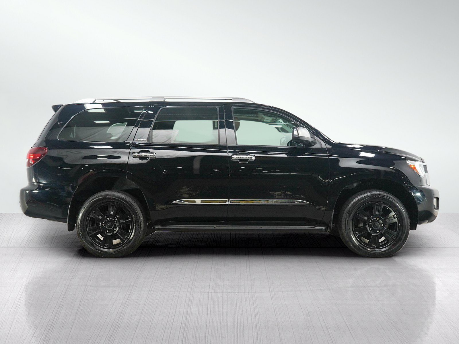 Used 2019 Toyota Sequoia Platinum AWD/4WD image 6