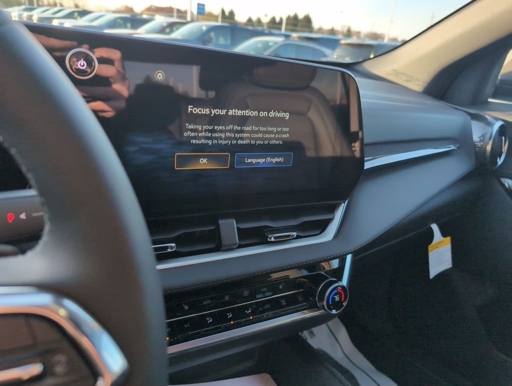 New 2026 Chevrolet Equinox LT w/ Convenience Package II image 21