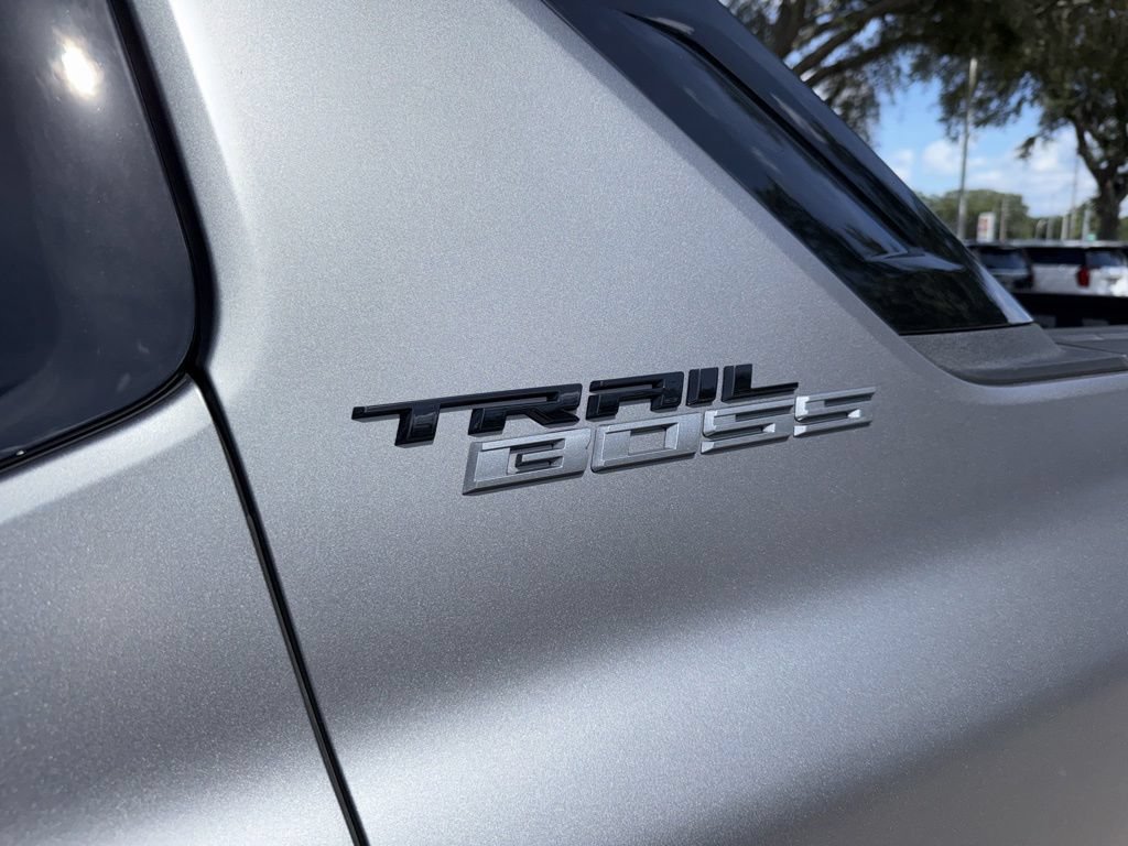 Used 2026 Chevrolet Silverado EV Trail Boss AWD/4WD image 17