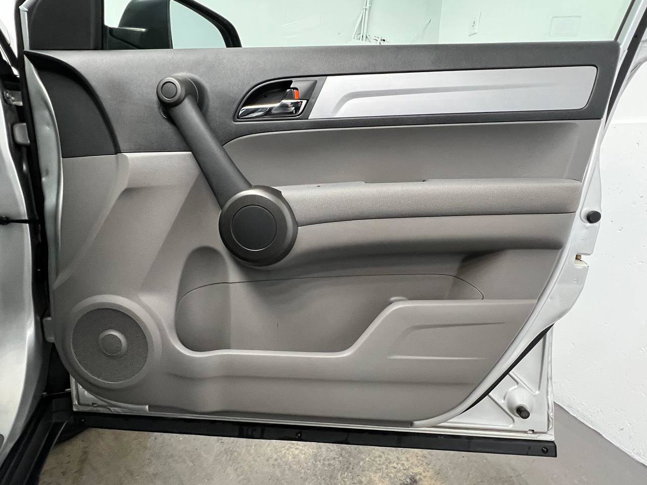 Used 2011 Honda CR-V SE image 11