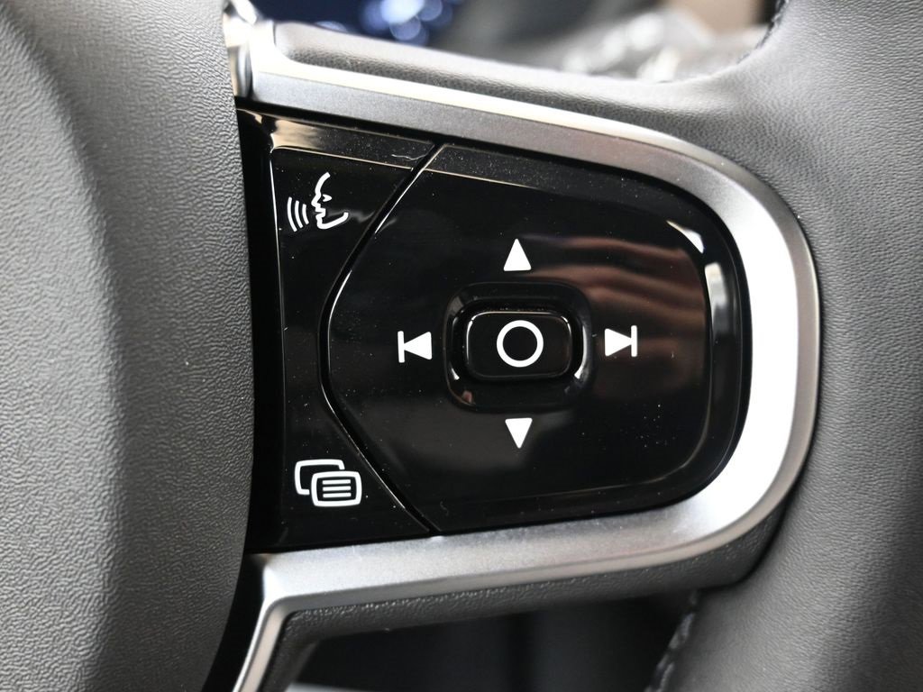 New 2026 Volvo XC90 B6 Plus image 30