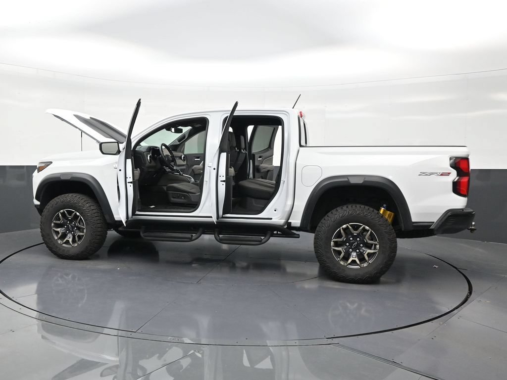 Used 2025 Chevrolet Colorado ZR2 AWD/4WD image 30