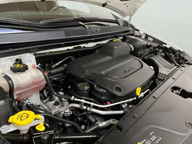 Used 2025 Chrysler Pacifica Select FWD image 85