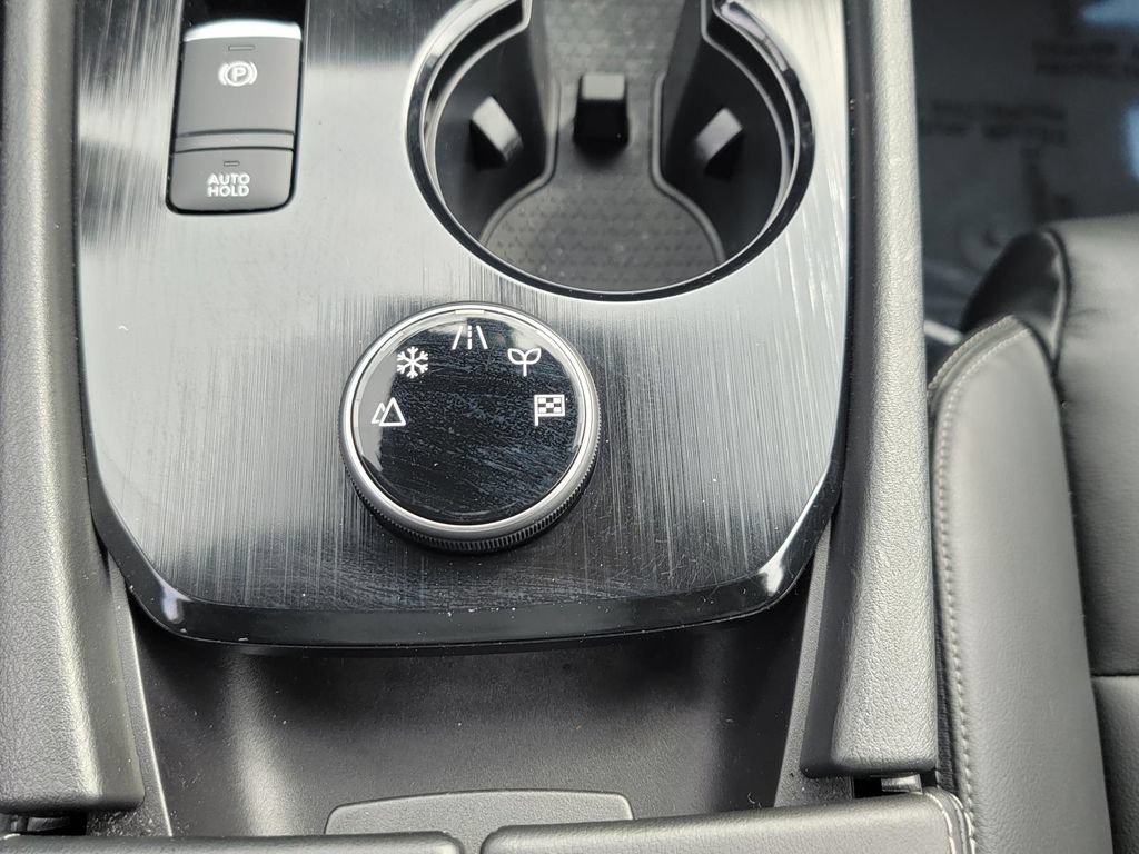 Used 2024 Nissan Rogue SL AWD/4WD image 23