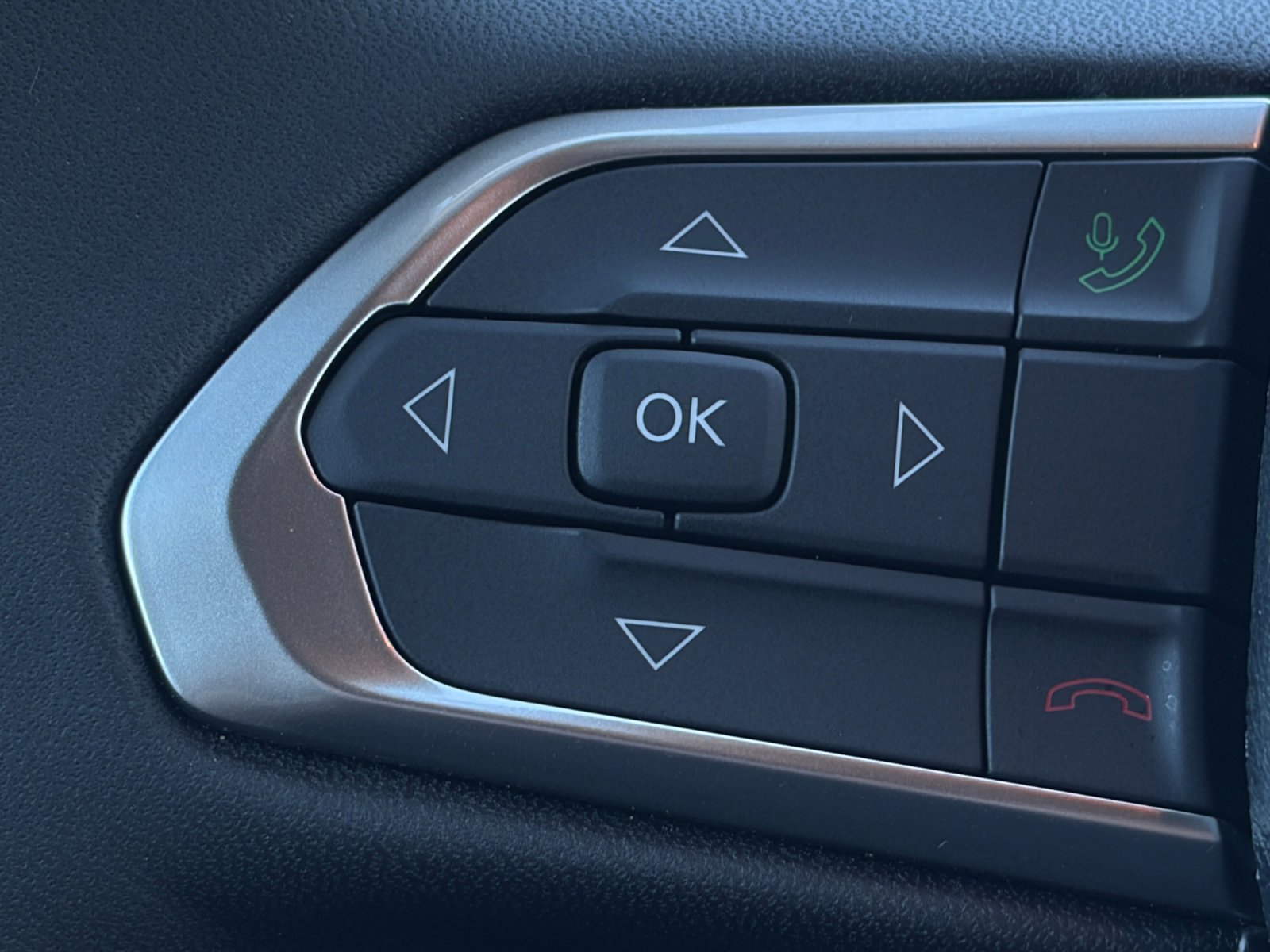 New 2026 Jeep Compass Latitude AWD/4WD image 33