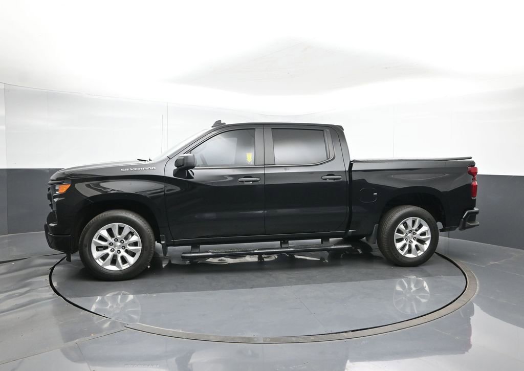 Used 2024 Chevrolet Silverado 1500 Custom image 3