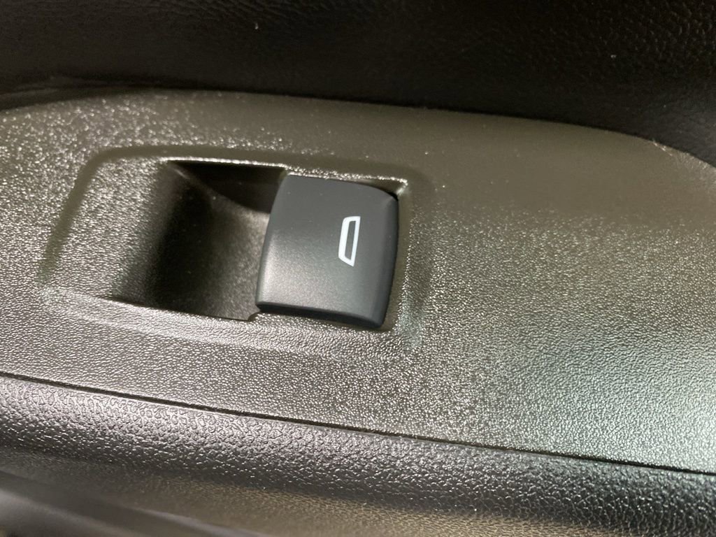 Used 2023 Chevrolet Equinox LT image 22