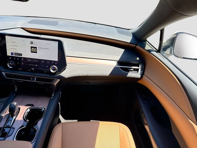 Used 2025 Lexus RX 350 Premium w/ Accessory Package (Z1) FWD image 19