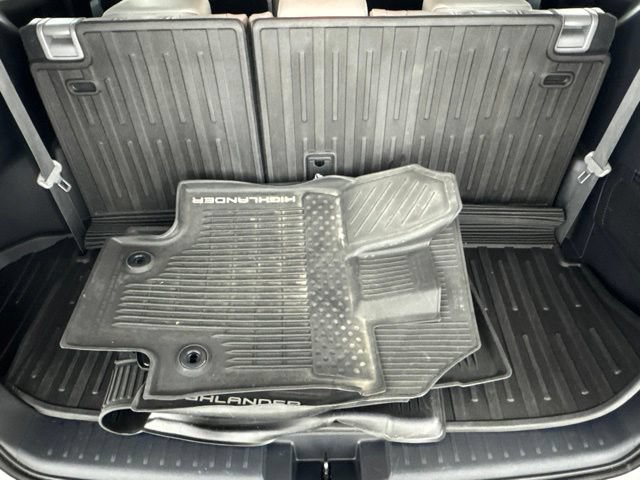 Used 2020 Toyota Highlander XLE w/ Protection Package #3 AWD/4WD image 32