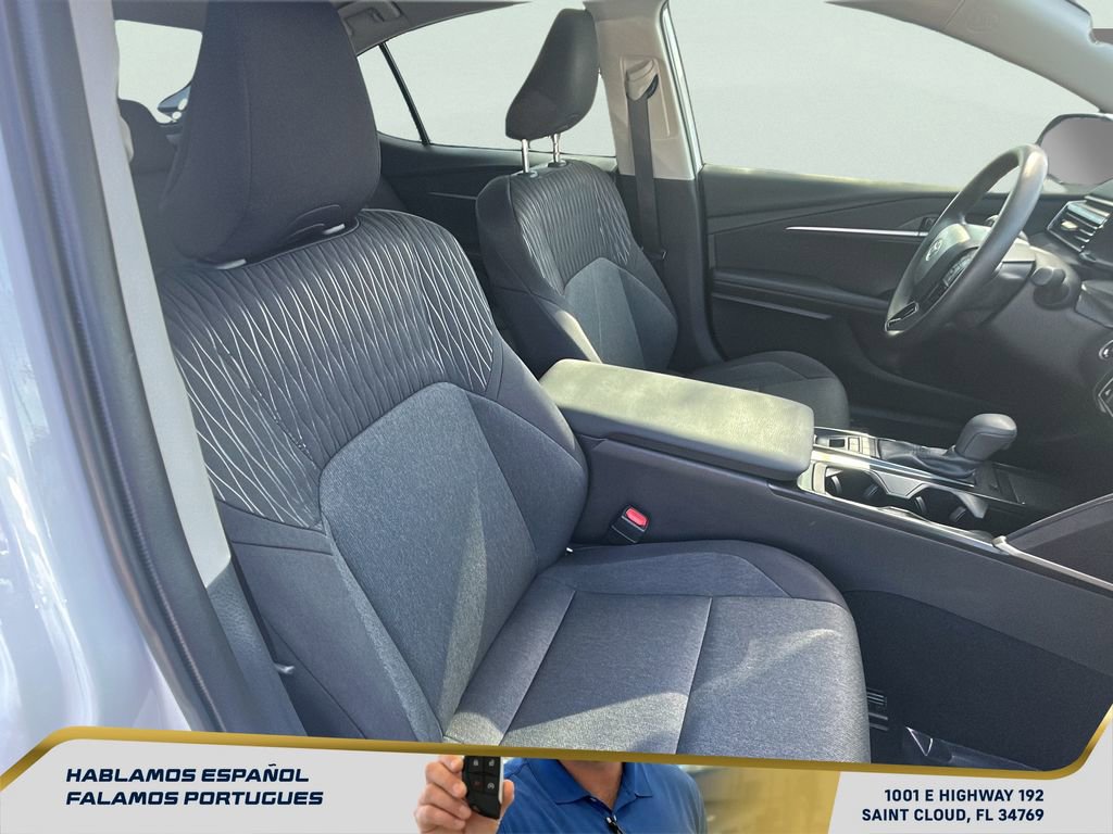 Used 2025 Toyota Camry LE image 33