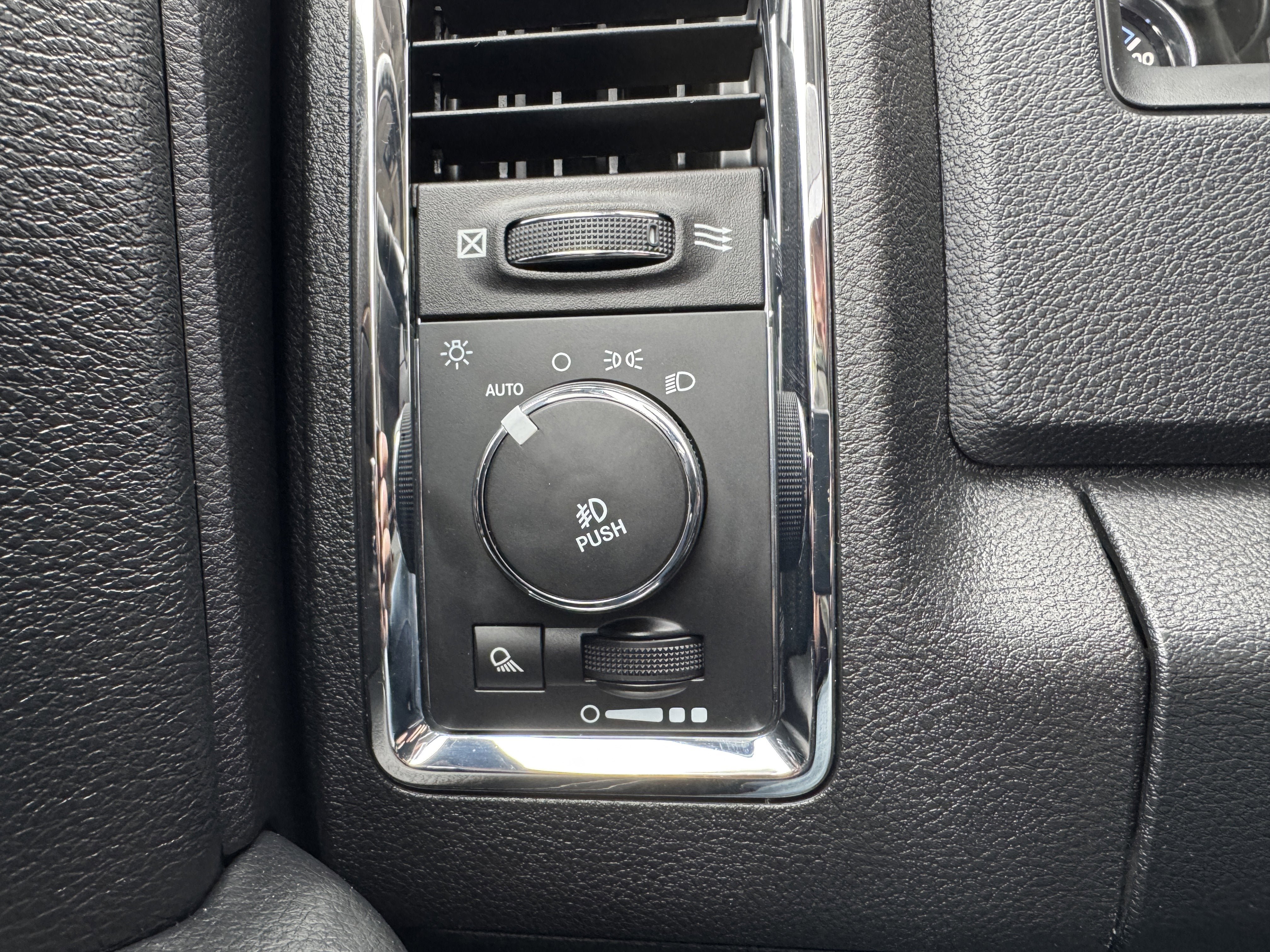 Used 2016 RAM 3500 Laramie w/ Snow Chief Group image 24