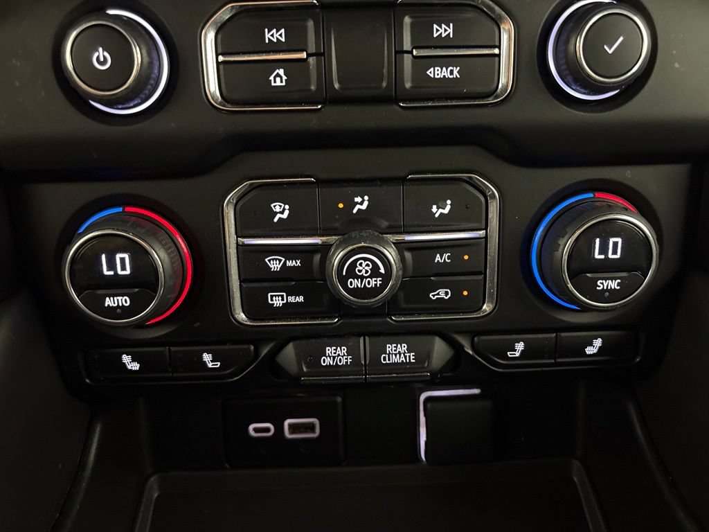 Used 2023 Chevrolet Suburban RST w/ Luxury Package RWD image 30