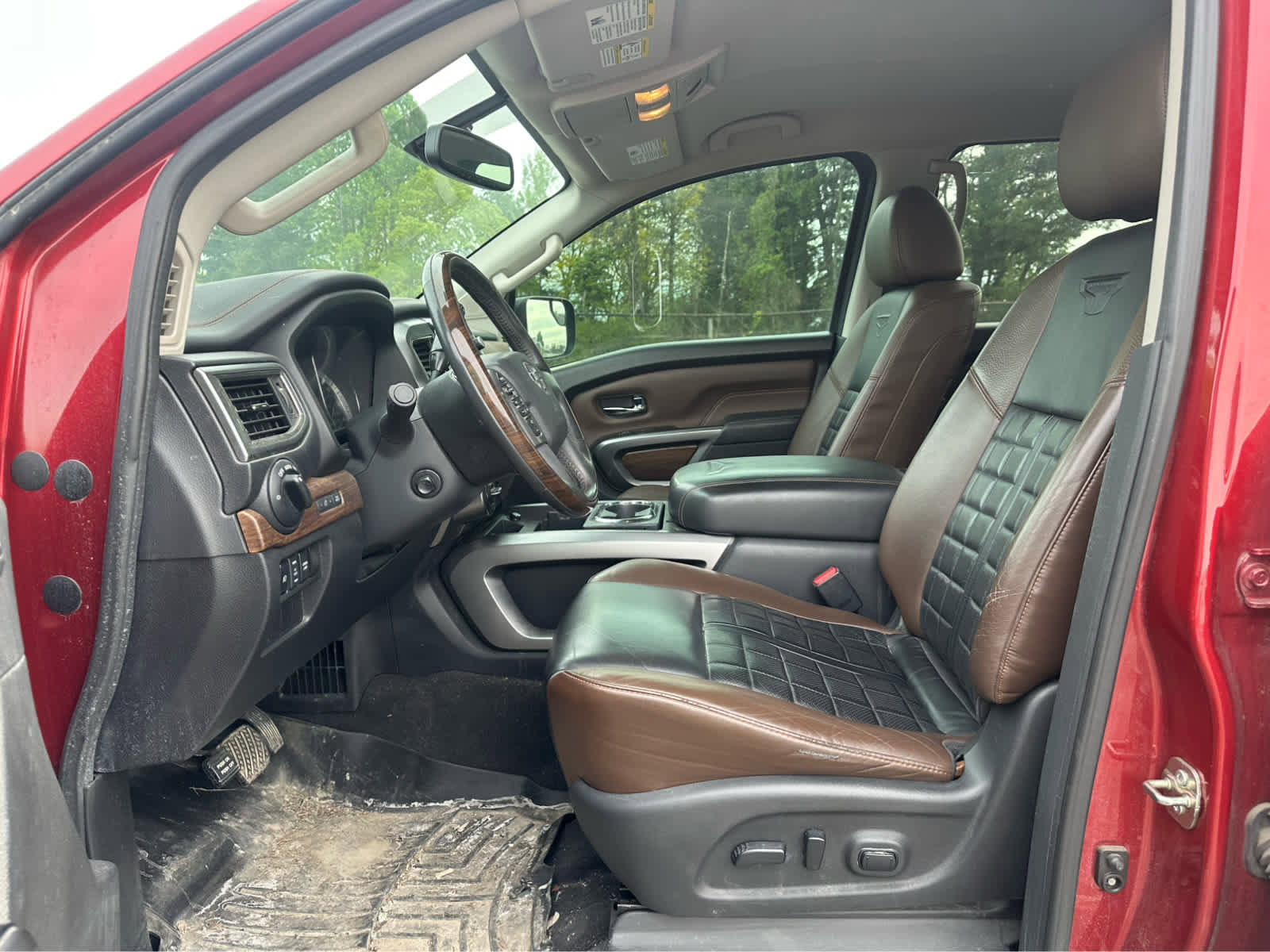 Used 2017 Nissan Titan Platinum Reserve AWD/4WD image 9