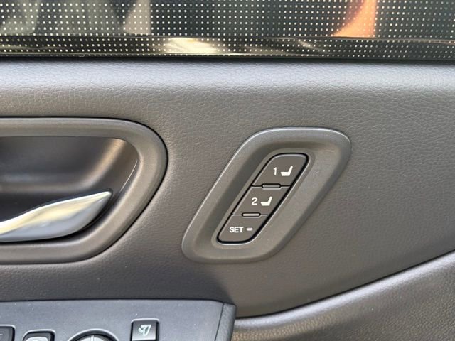 Certified 2025 Honda Pilot Black Edition image 14