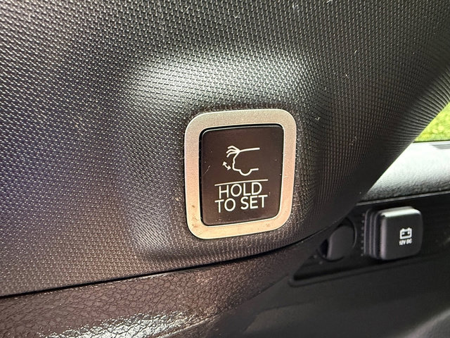 Used 2024 Jeep Grand Cherokee Limited AWD/4WD image 17