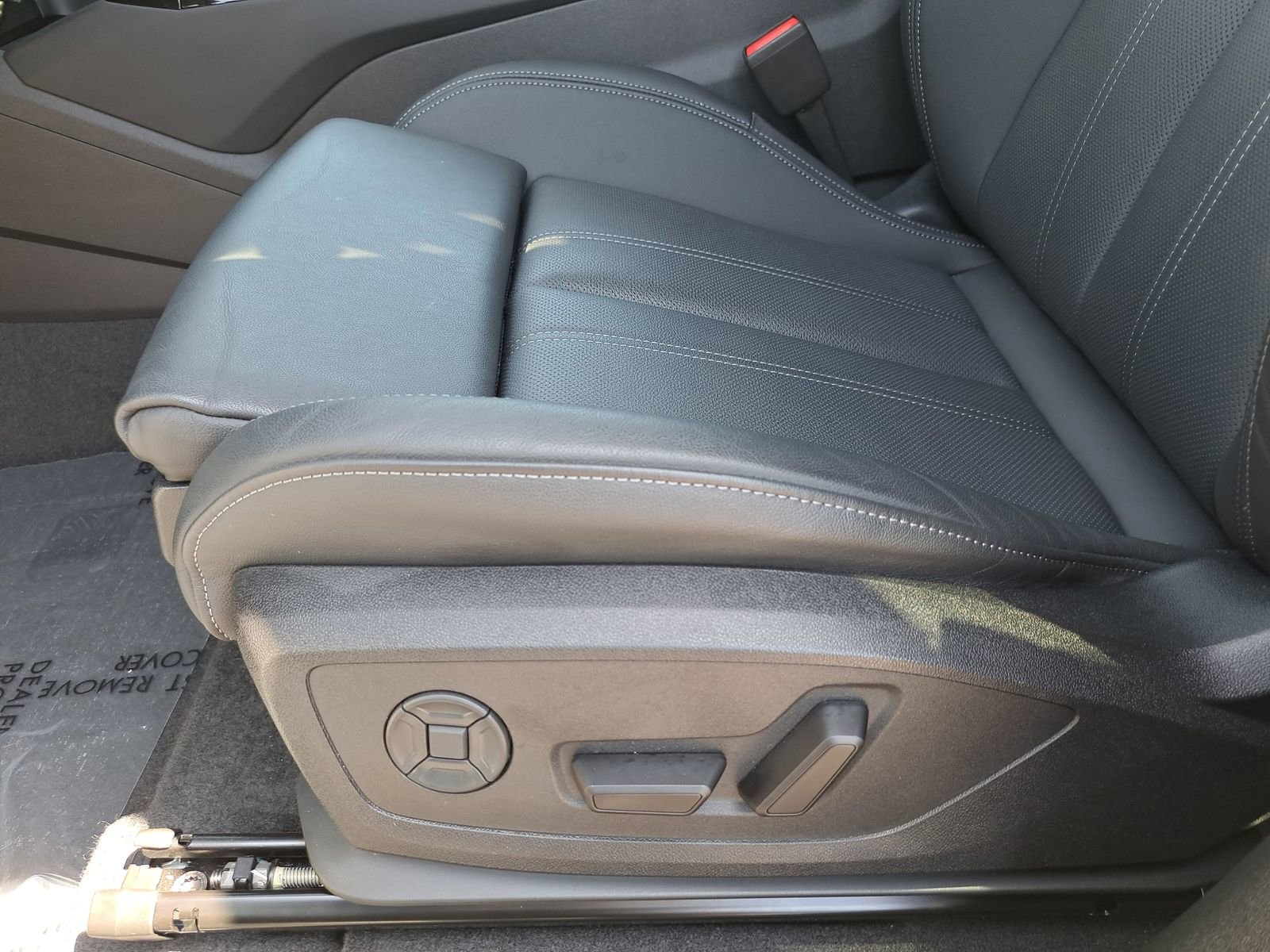 Certified 2025 Audi Q6 e-tron Premium Plus w/ Premium Plus AWD/4WD image 30