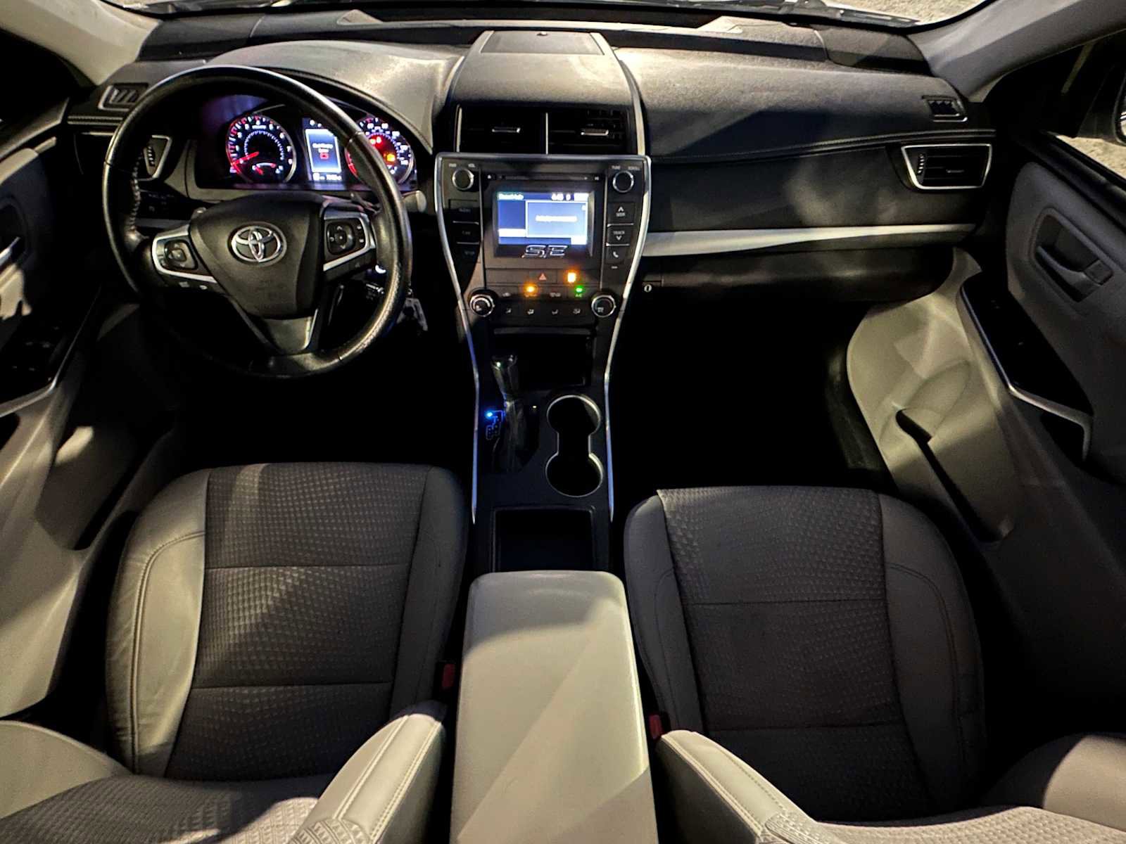 Used 2015 Toyota Camry SE image 19