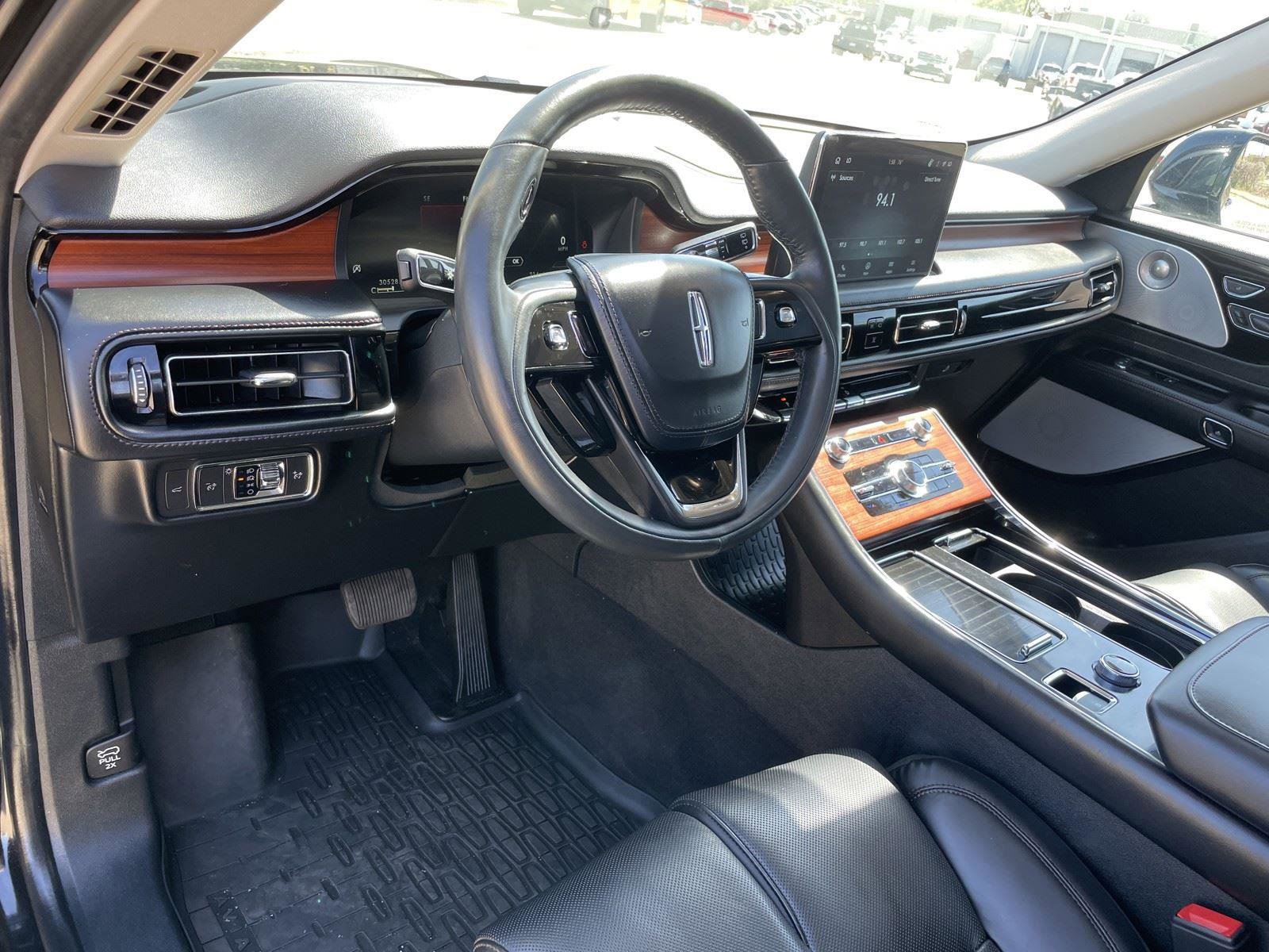 Used 2023 Lincoln Aviator Reserve w/ Equipment Group 201A image 11