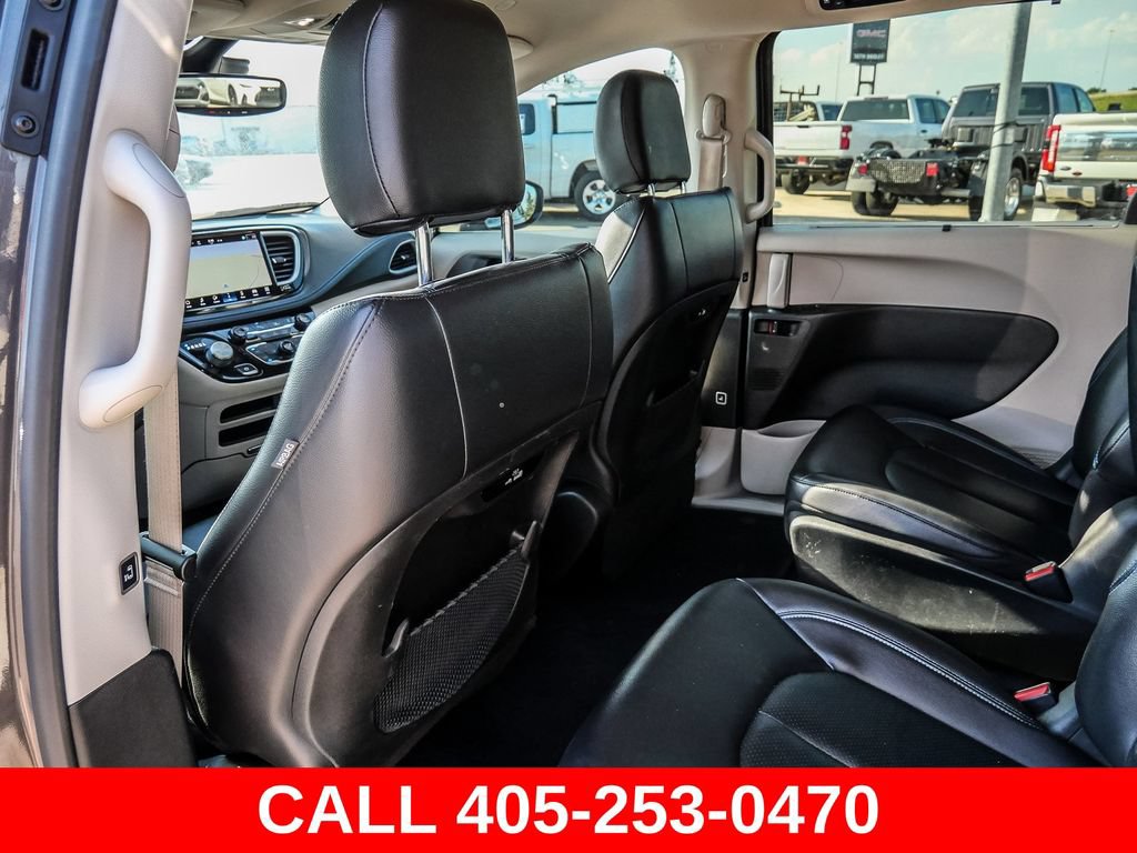 Used 2021 Chrysler Pacifica Touring-L FWD image 52