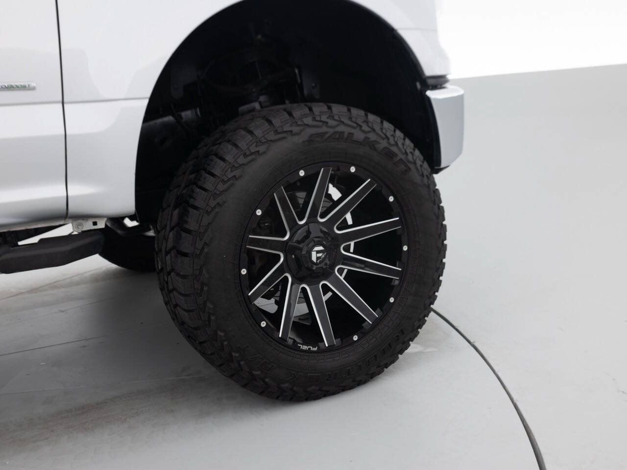 Used 2016 Ford F150 XLT w/ Equipment Group 302A Luxury AWD/4WD image 19