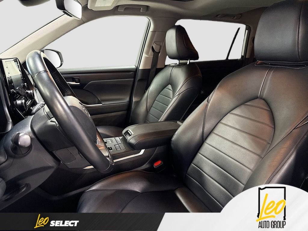 Used 2022 Toyota Highlander XLE image 21