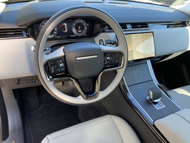 New 2025 Land Rover Range Rover Velar S image 5