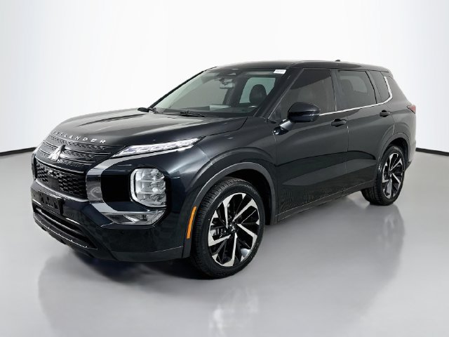 Used 2023 Mitsubishi Outlander SE Black Edition FWD image 4
