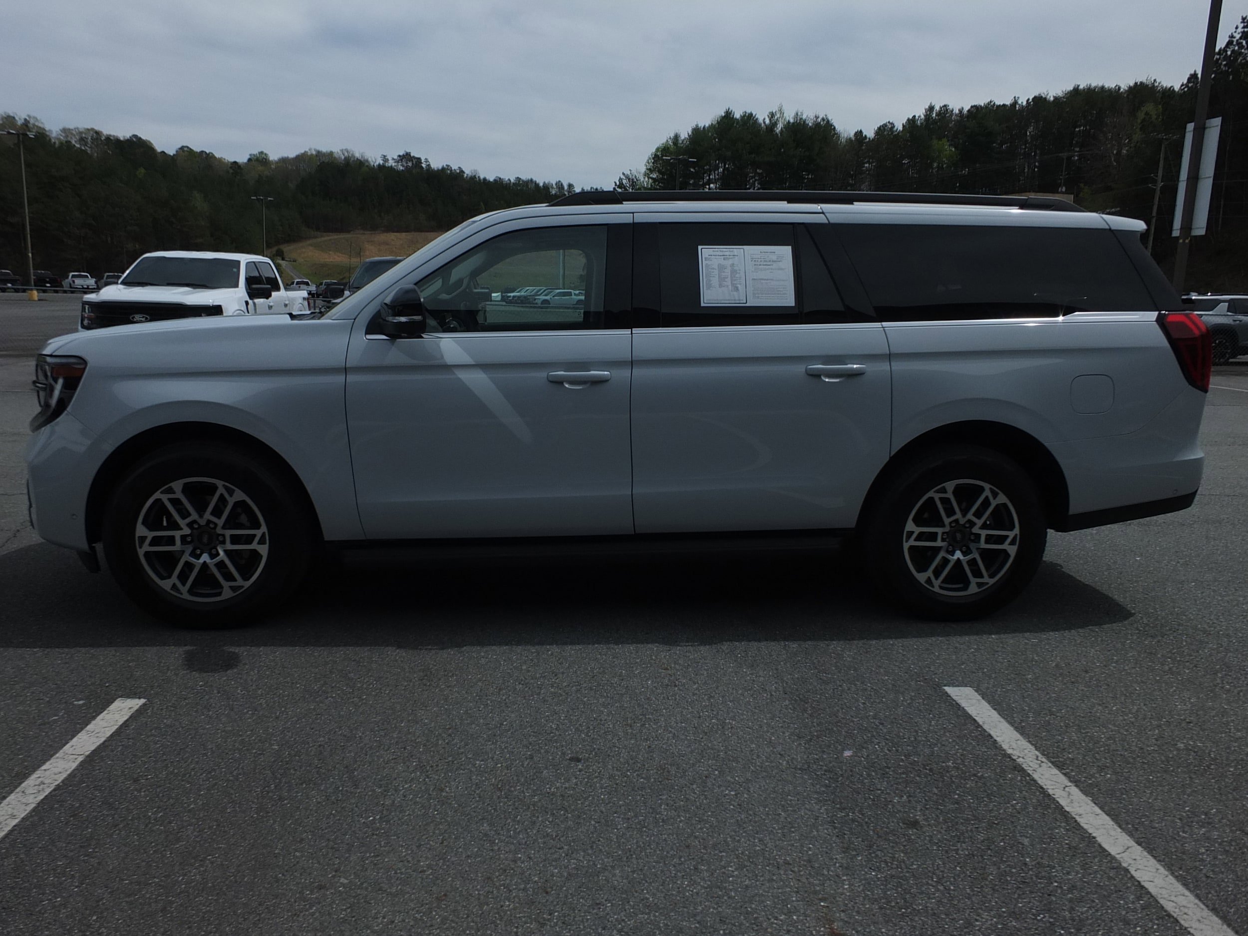 Used 2025 Ford Expedition Max Active RWD image 6