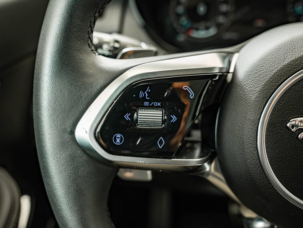 Certified 2024 Jaguar E-PACE R-Dynamic SE AWD/4WD image 25