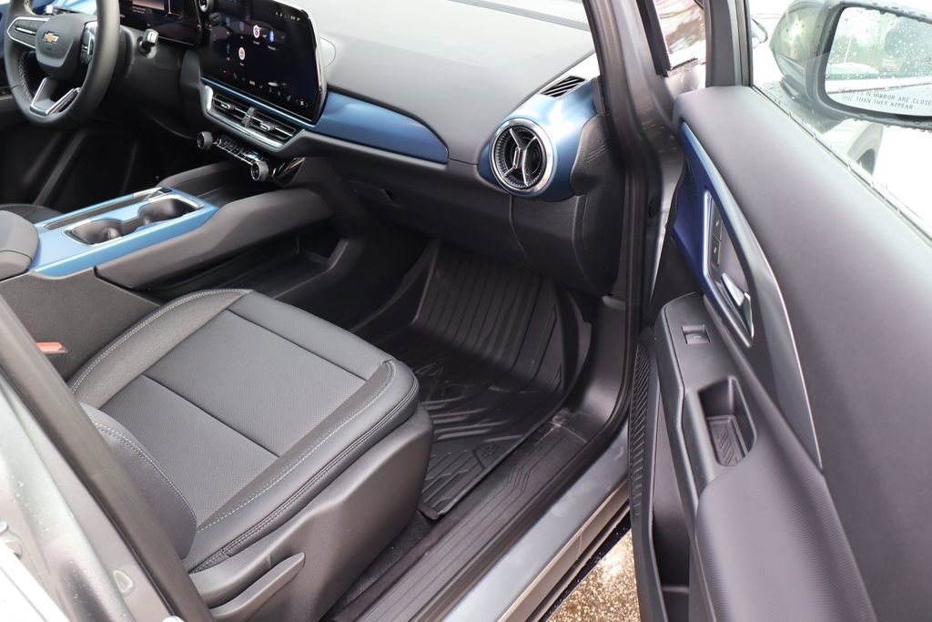 New 2026 Chevrolet Equinox EV LT image 43