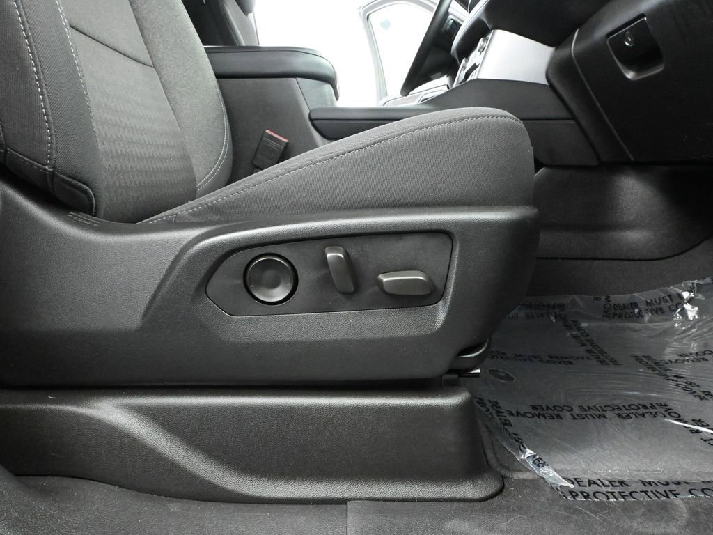 Used 2024 GMC Yukon XL SLE image 50