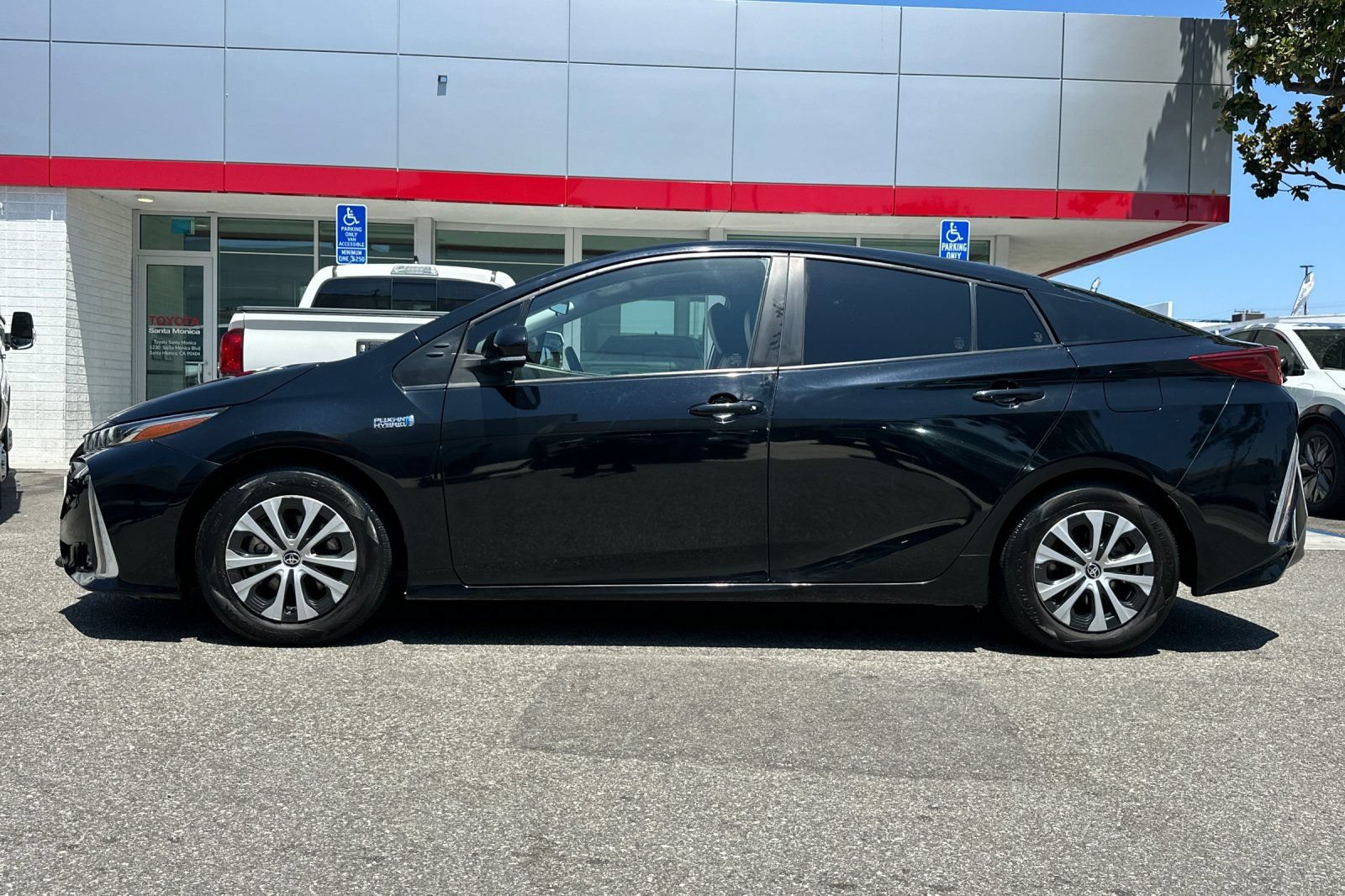 Used 2021 Toyota Prius Prime XLE w/ Carpet Mat Package (TMS) FWD image 7