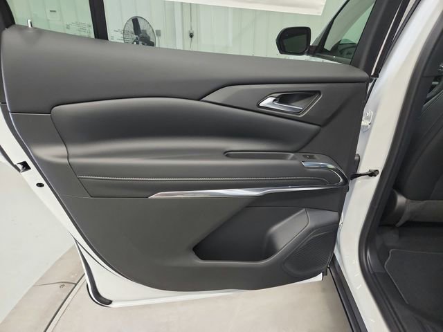 New 2026 Chevrolet Traverse LT w/ Driver Confidence Package FWD image 31