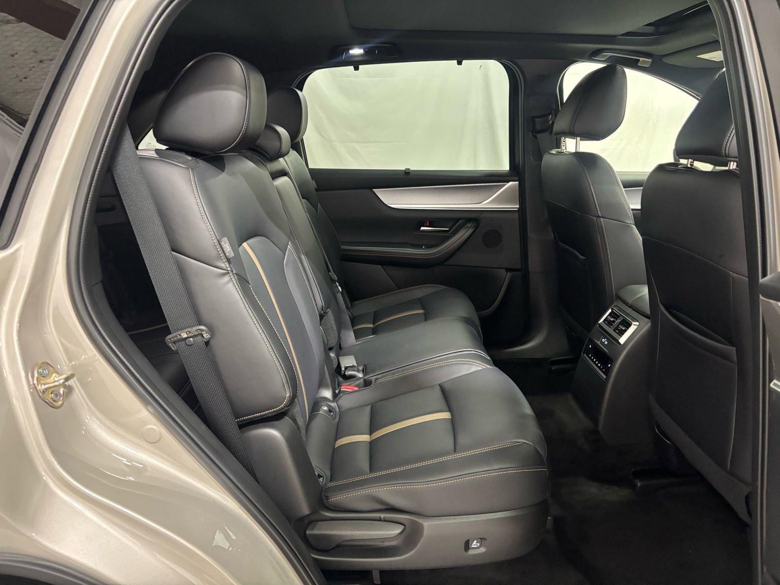 Certified 2026 MAZDA CX-90 3.3 Turbo w/ Premium Plus Pkg image 14