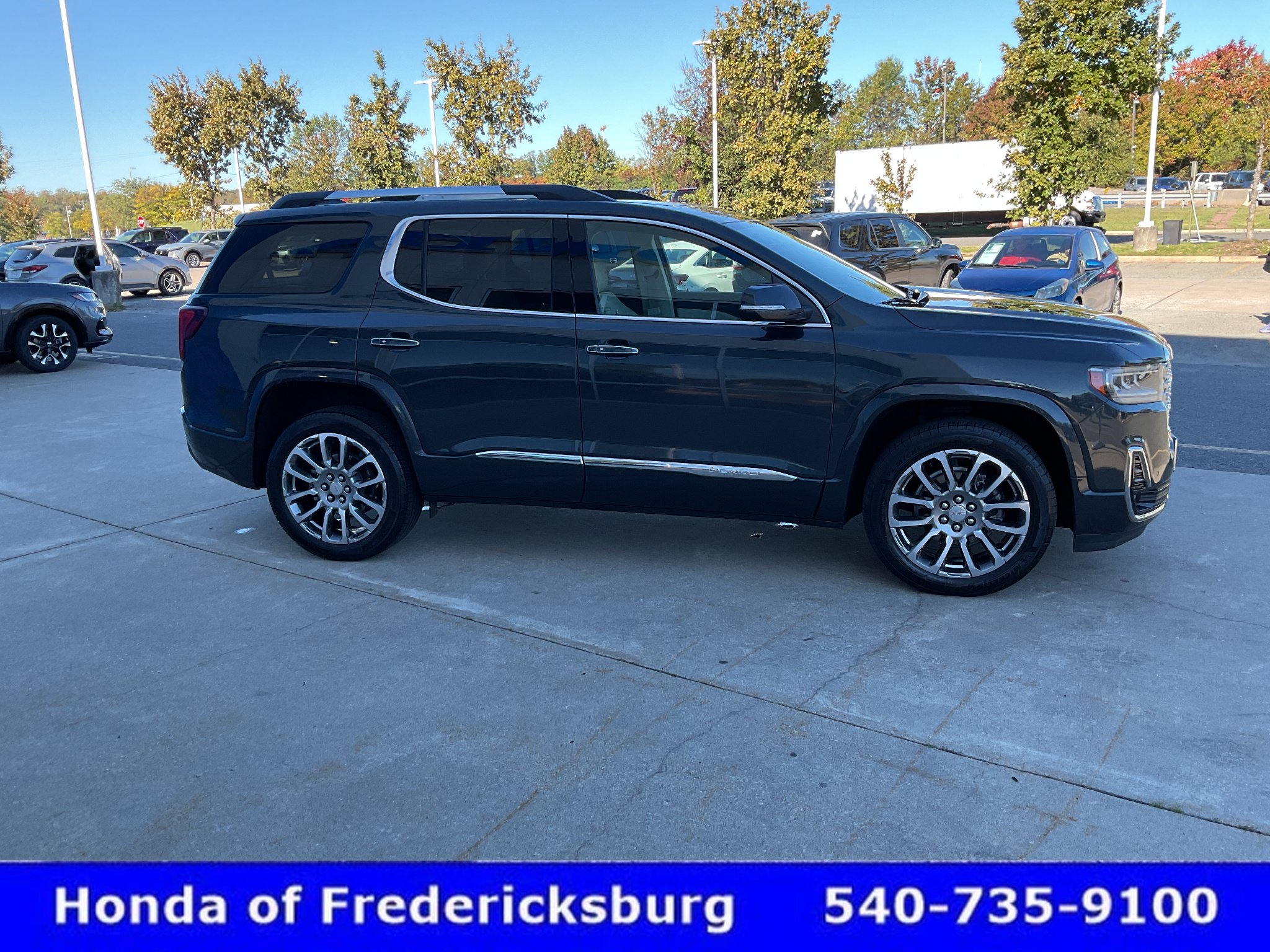 Used 2023 GMC Acadia Denali w/ Denali Ultimate Package FWD image 7