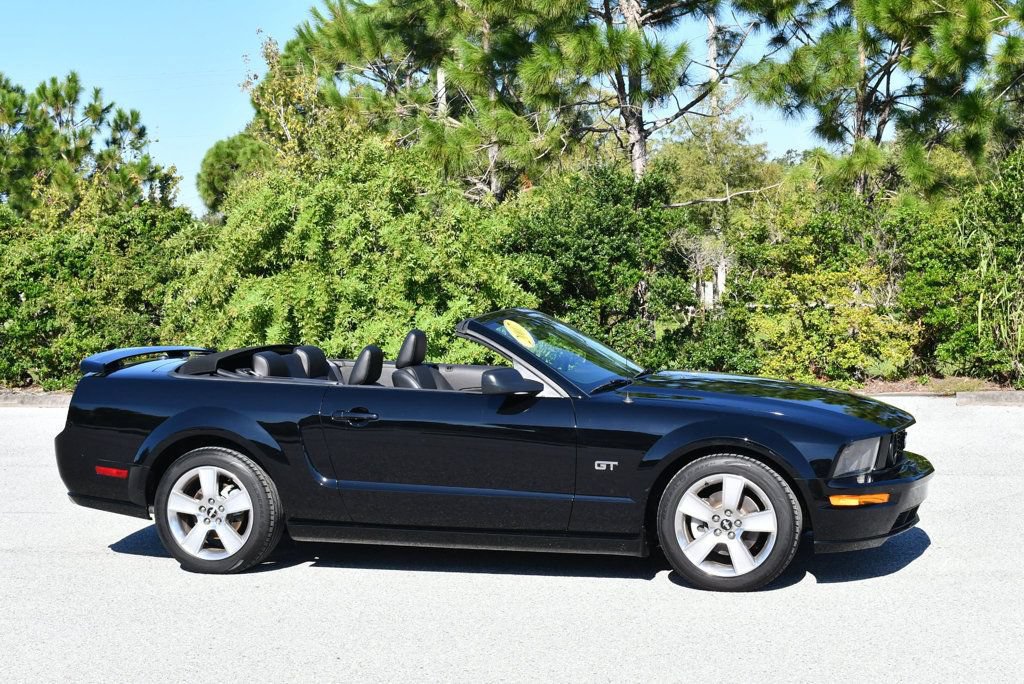 Used 2007 Ford Mustang GT RWD image 8