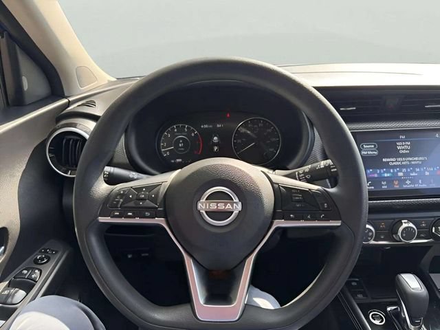 Used 2023 Nissan Kicks SV FWD image 9