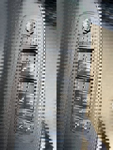 Certified 2016 Jeep Cherokee Sport image 17