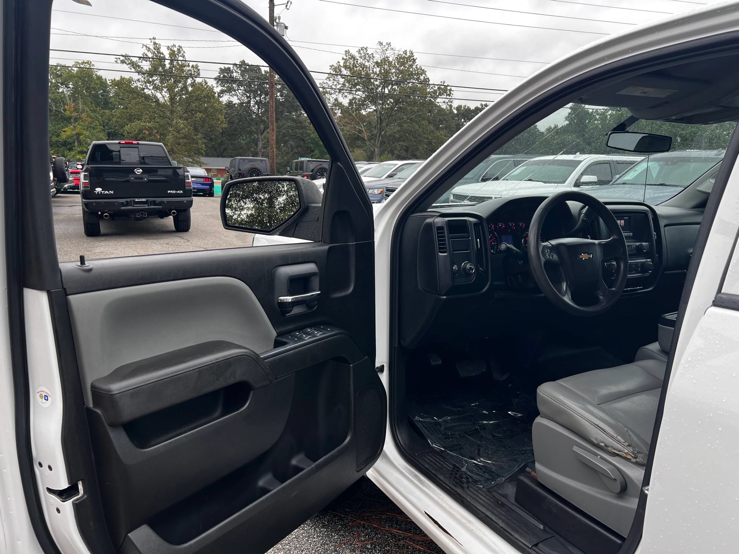 Used 2017 Chevrolet Silverado 1500 W/T RWD image 11