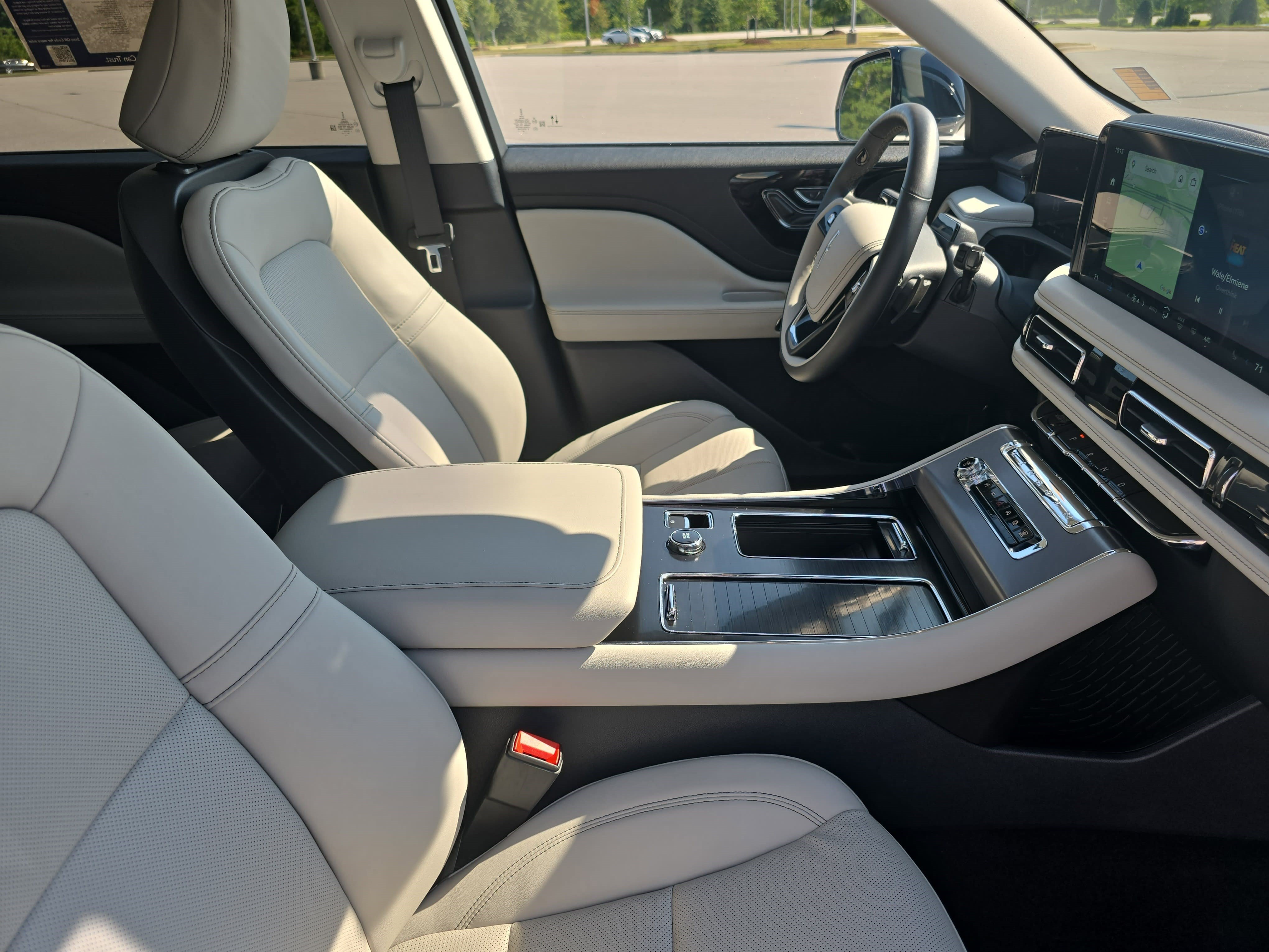 Used 2025 Lincoln Aviator 2WD image 10