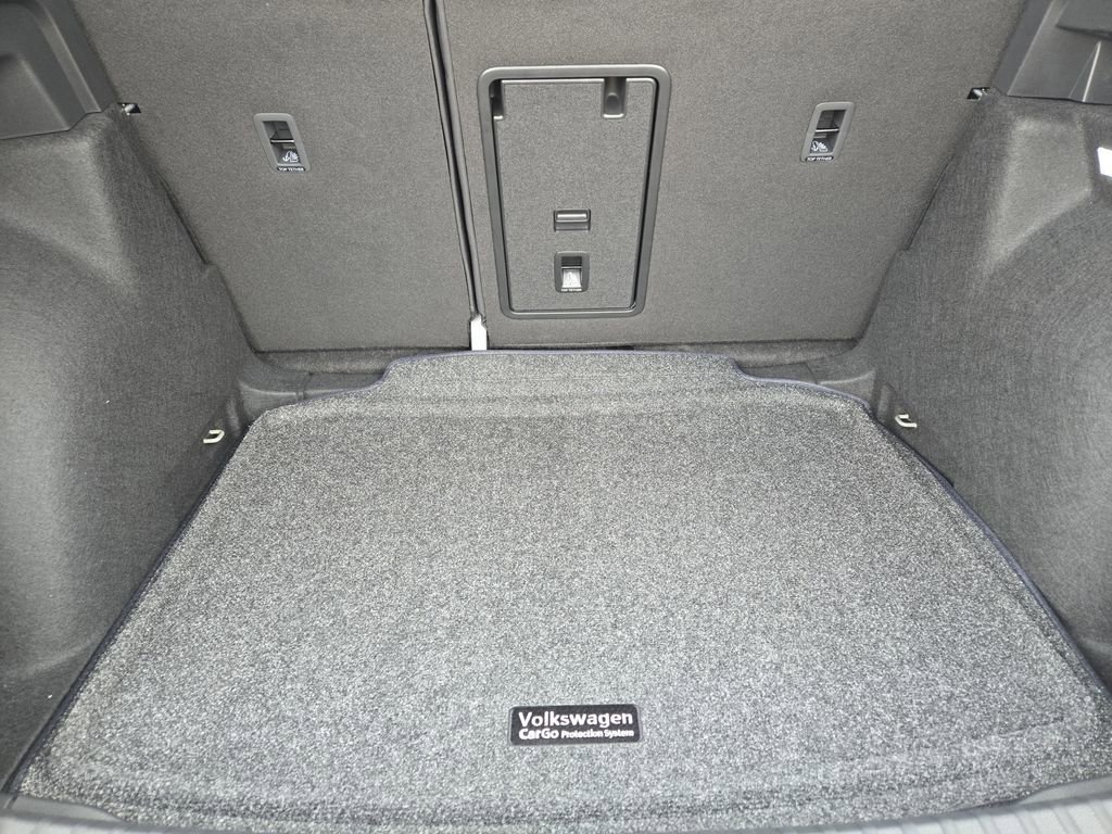 New 2026 Volkswagen Taos SE image 24
