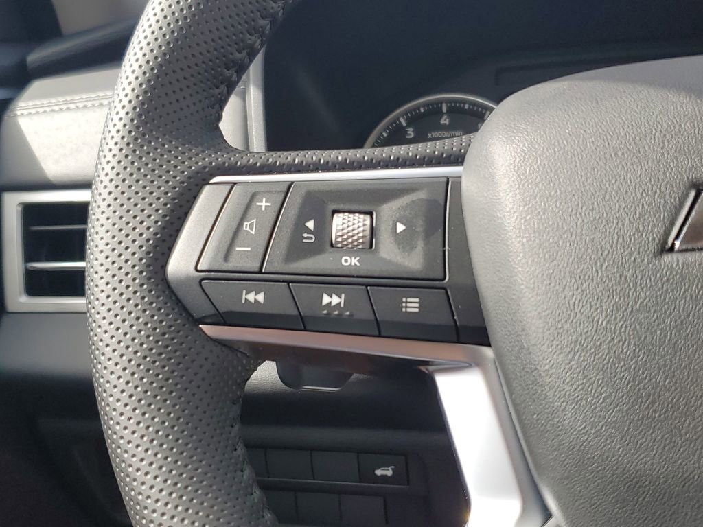 New 2025 Mitsubishi Outlander SE AWD/4WD image 24