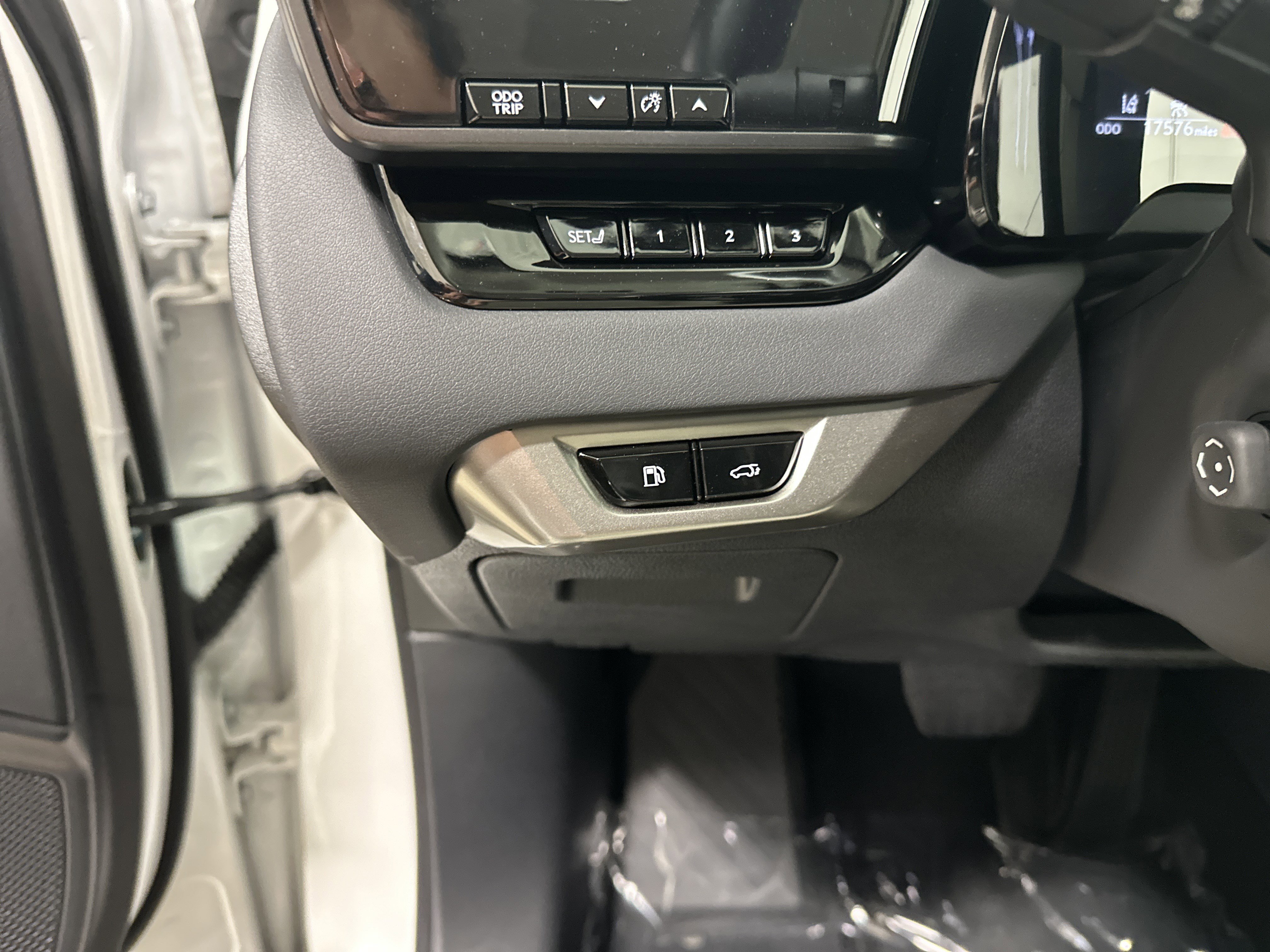 Certified 2024 Lexus RX 350 Premium w/ Cold Area Package AWD/4WD image 37